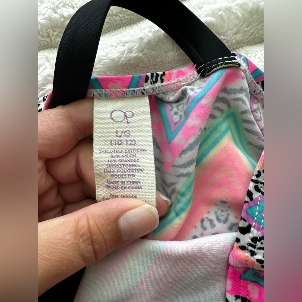 Op‎ size 10/12 swim top - Picture 2 of 3